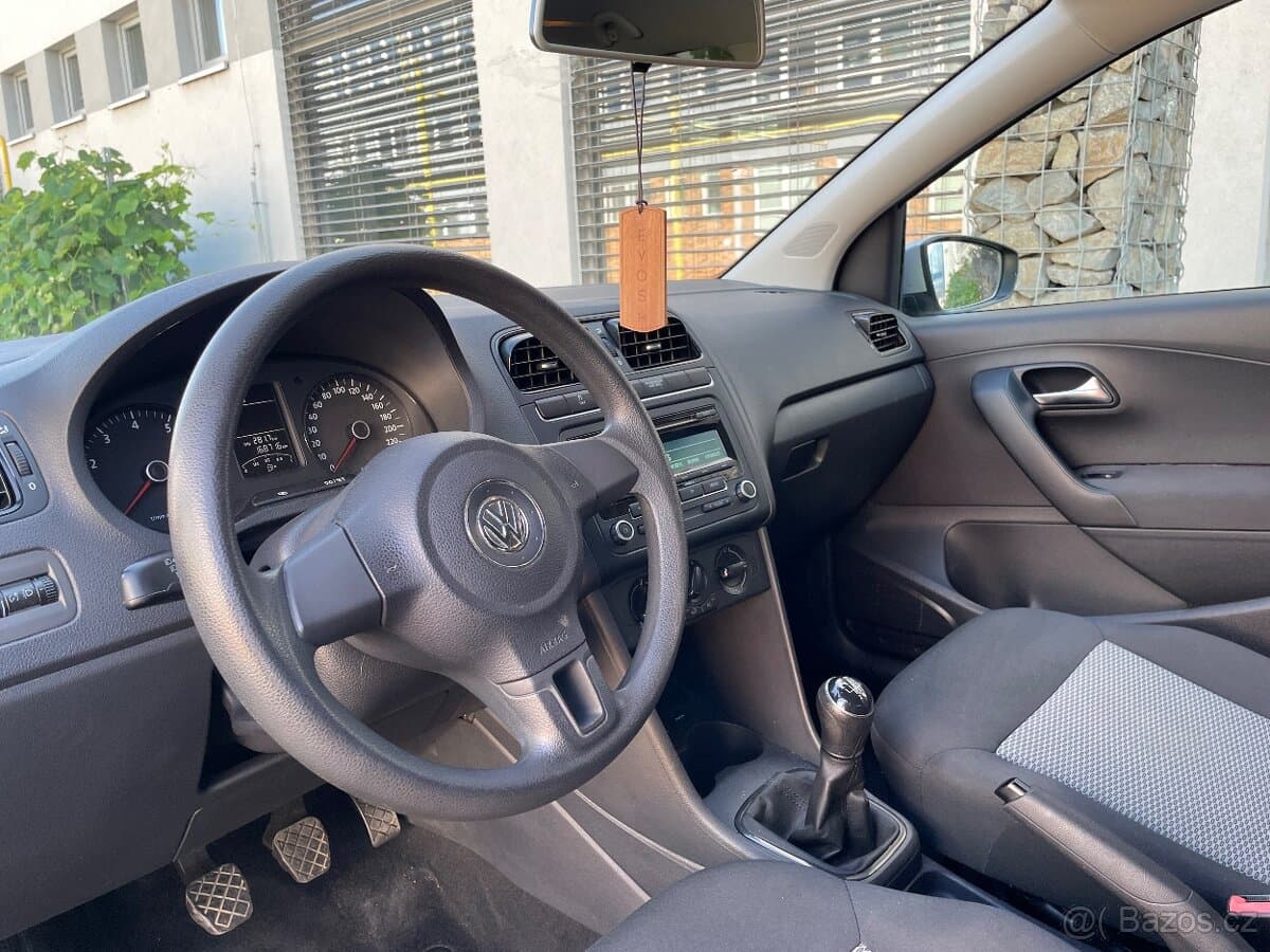 2012 Volkswagen POLO - 8