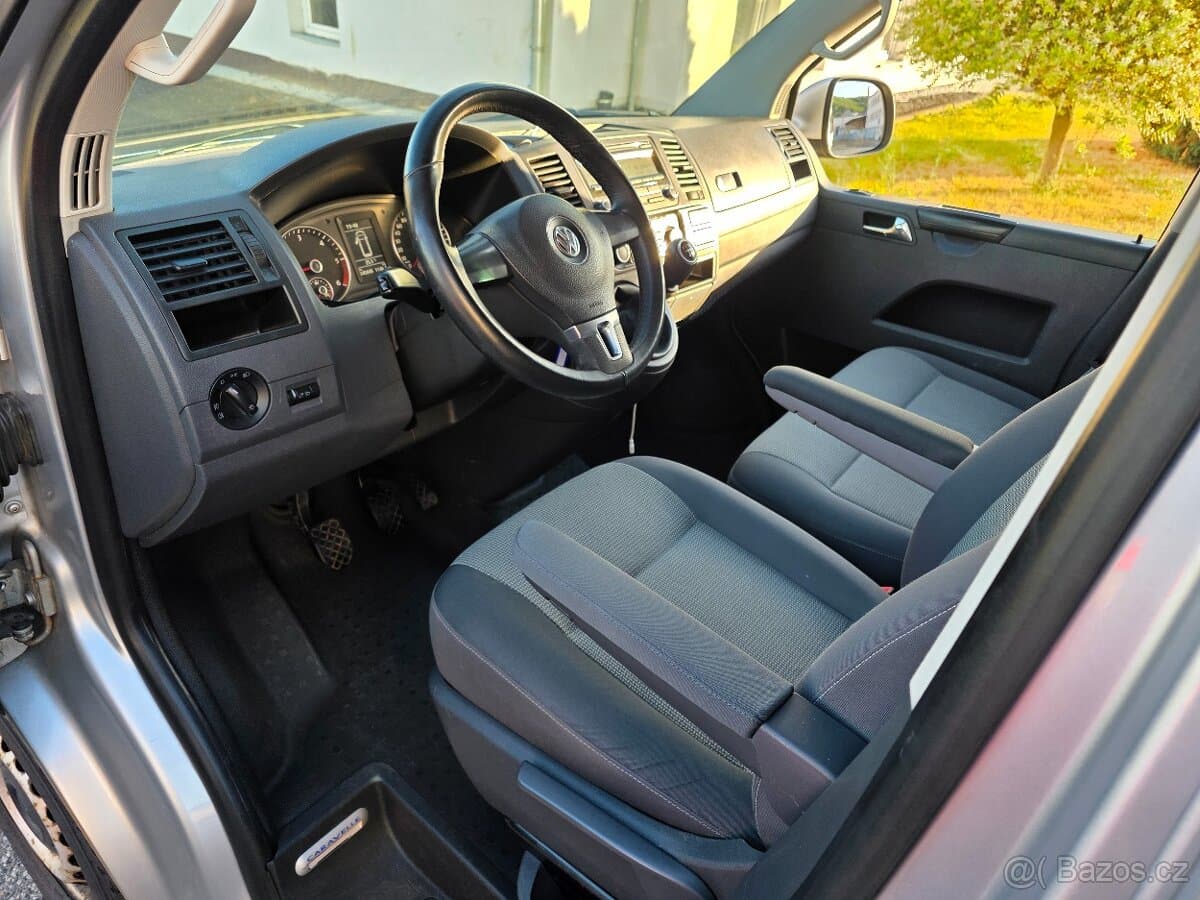 2010 Volkswagen CARAVELLE - 8