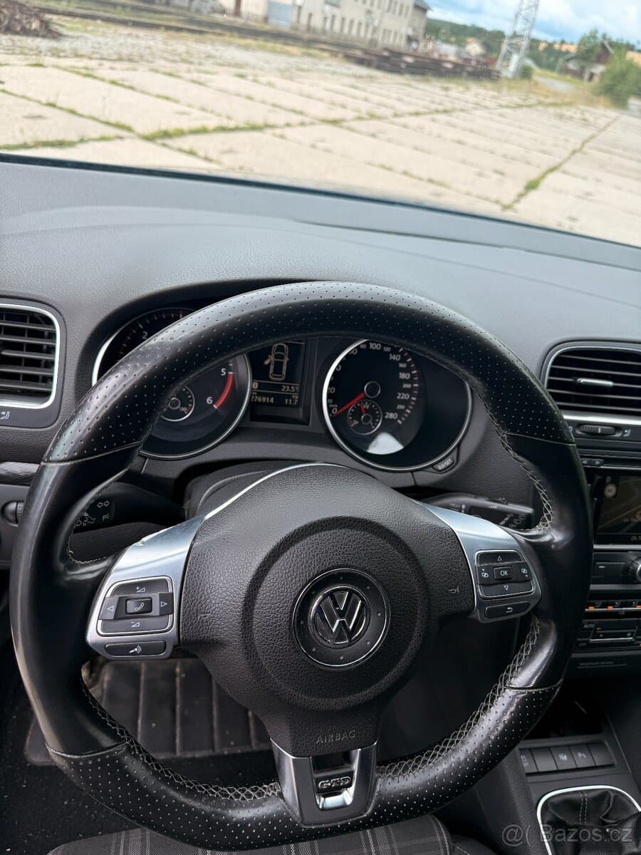 2012 Volkswagen GOLF - 8
