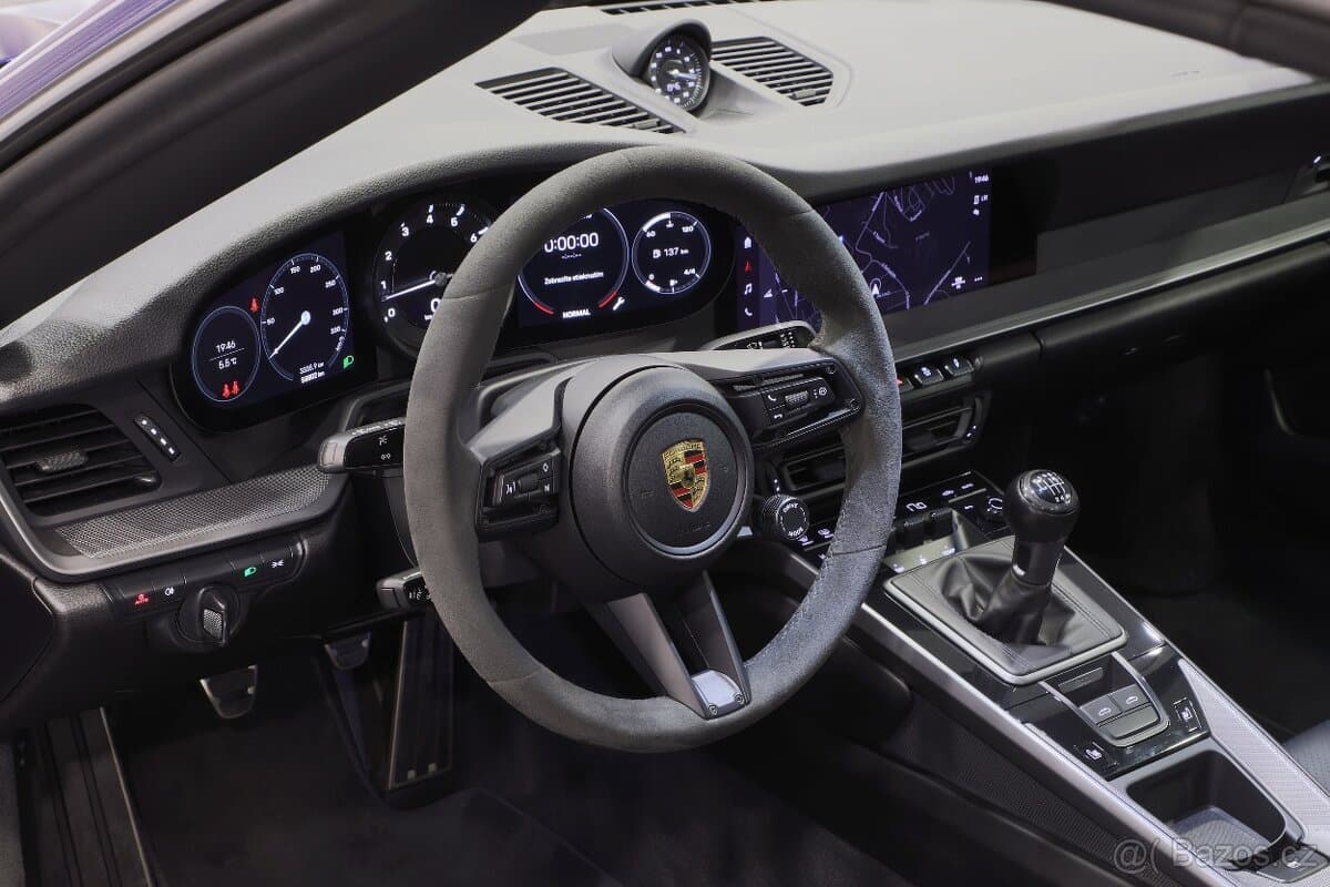 2021 Porsche 911 - 8