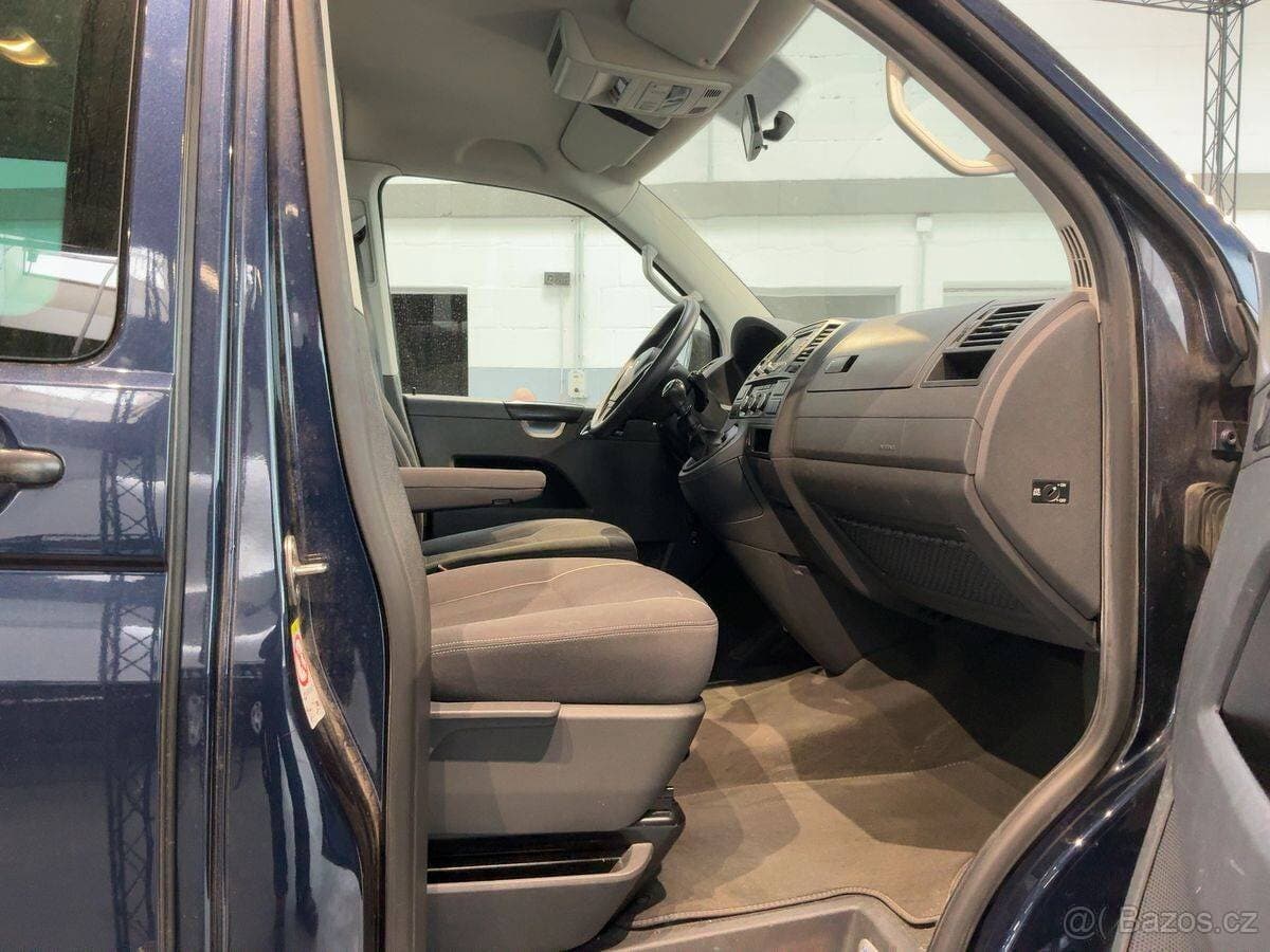 2010 Volkswagen MULTIVAN - 8