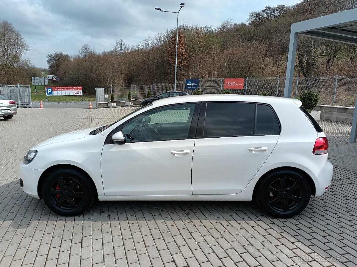 2011 Volkswagen GOLF - 8