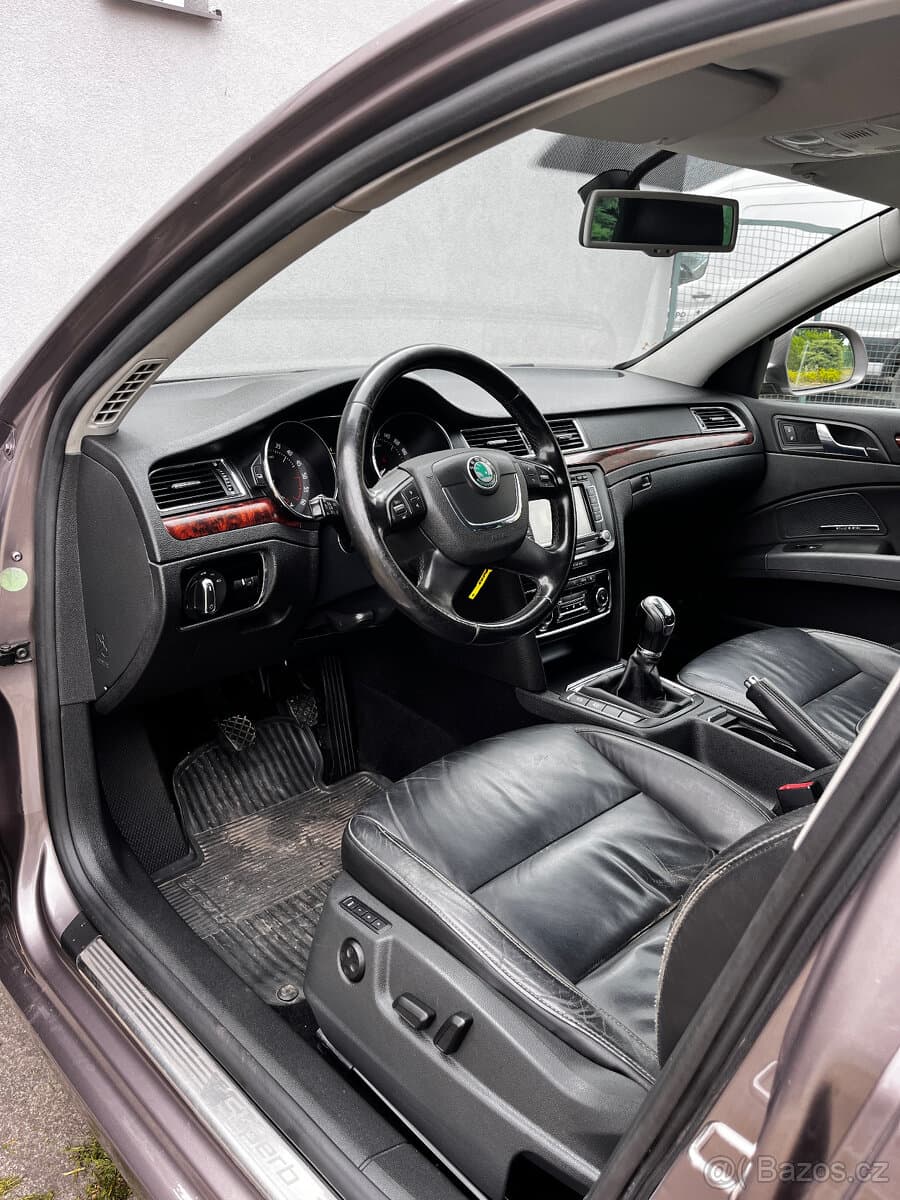2010 Škoda SUPERB - 8