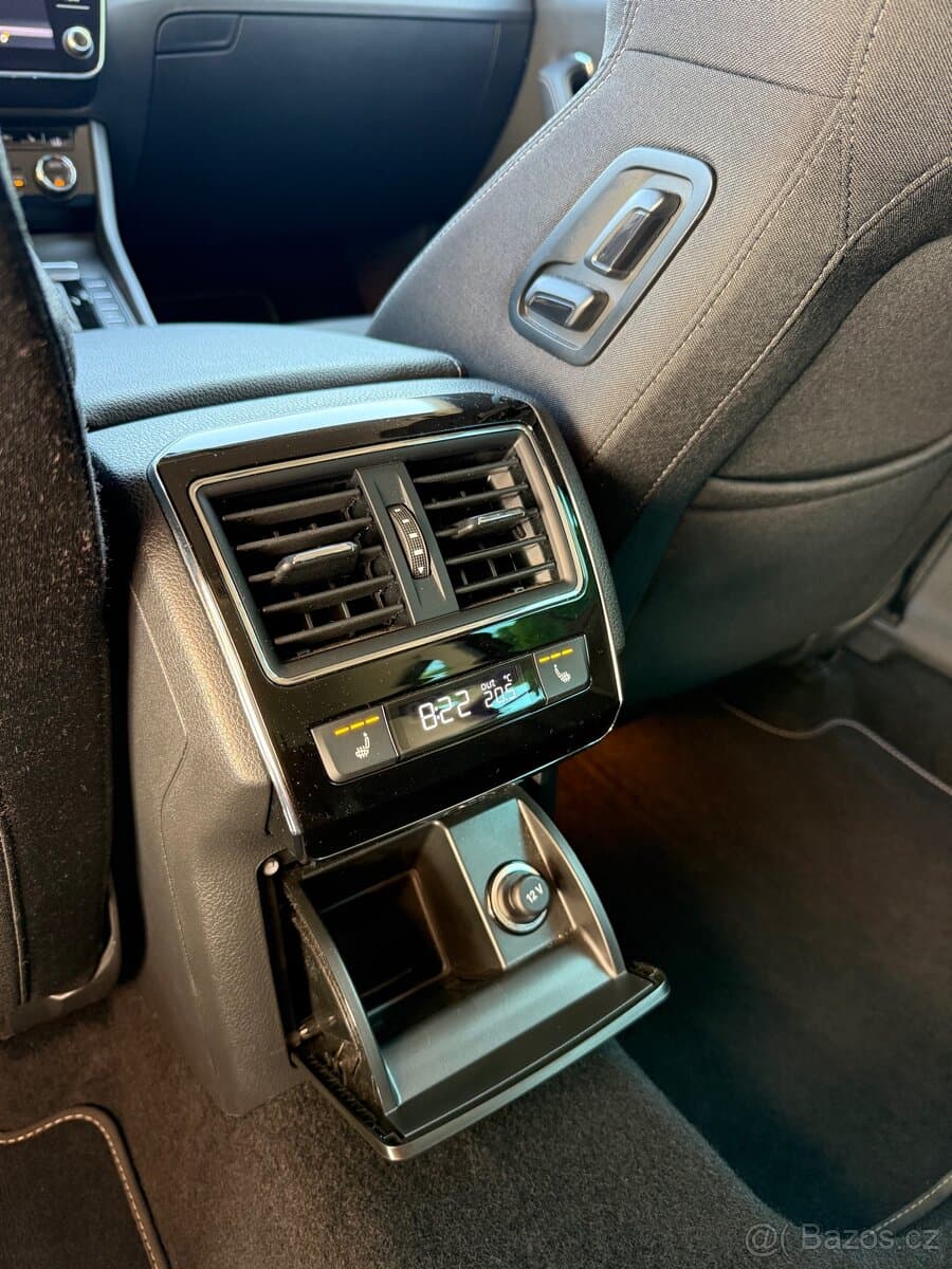 2020 Škoda SUPERB - 8