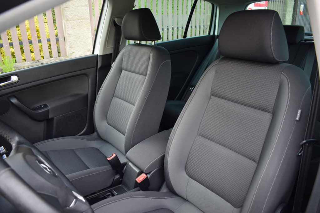 2010 Volkswagen GOLF - 8