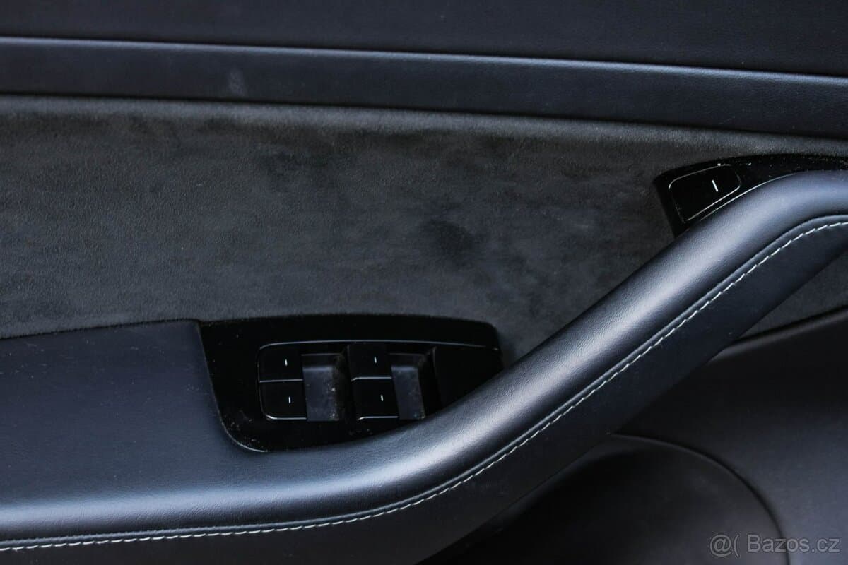 2020 Tesla MODEL 3 - 8