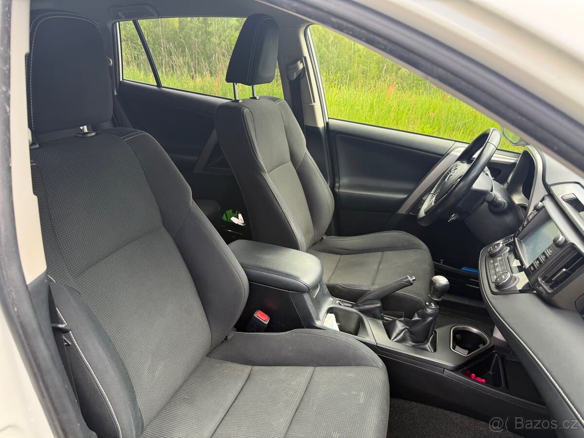 2016 Toyota RAV4 - 8