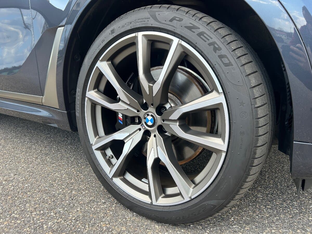 2020 BMW X7 - 8