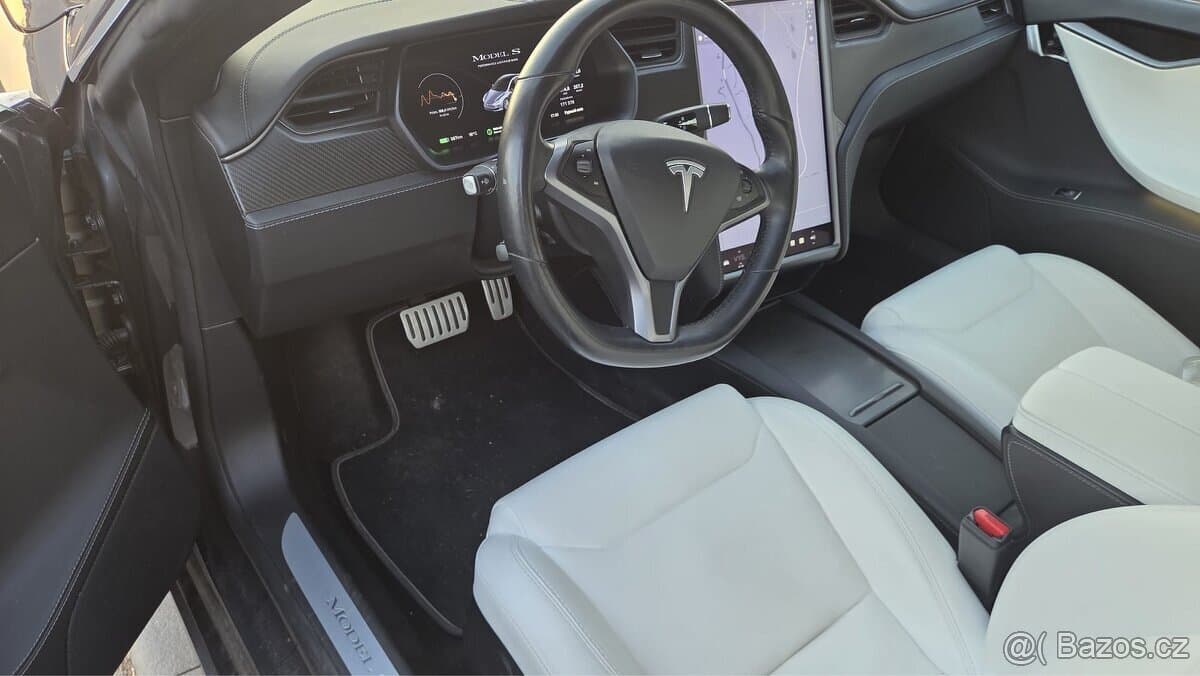 2020 Tesla MODEL S - 8