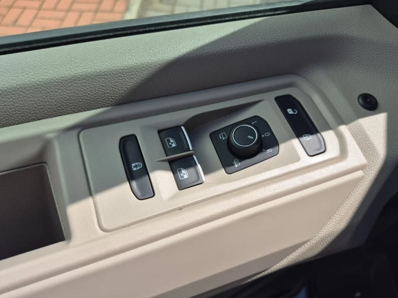 2025 Volkswagen MULTIVAN - 8