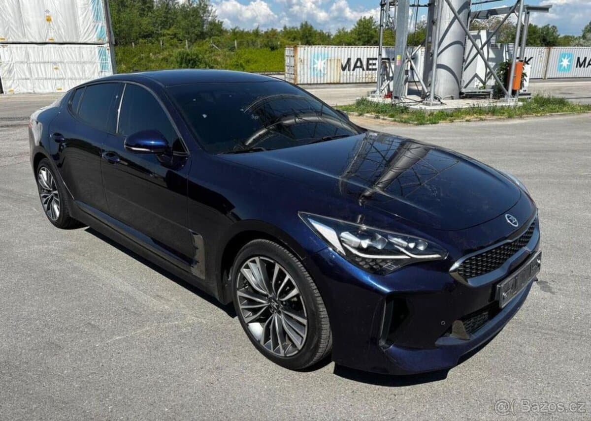 2018 Kia STINGER - 8