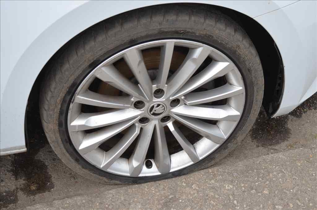2018 Škoda SUPERB - 8