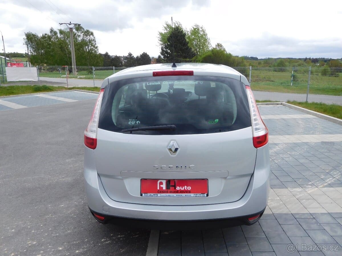 2011 Renault SCENIC - 8
