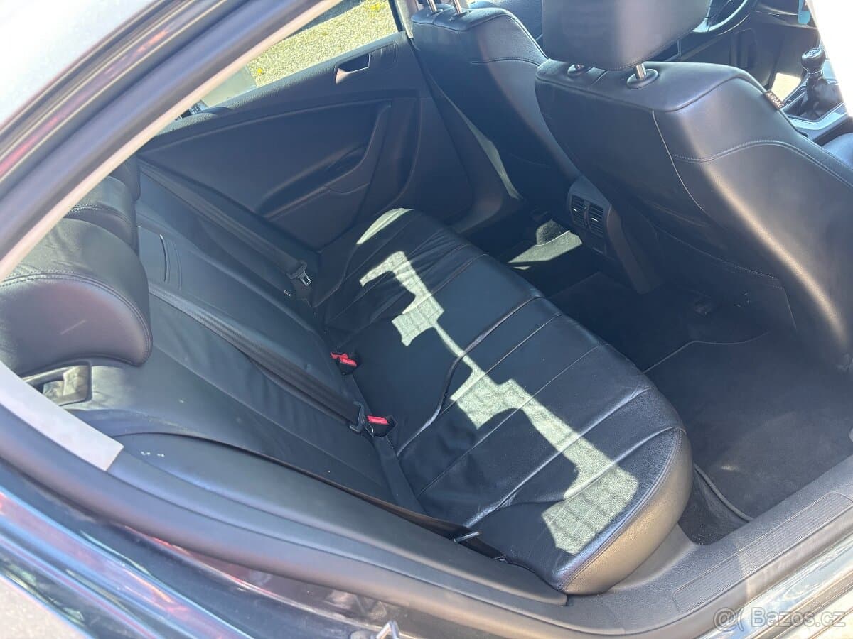 2009 Volkswagen PASSAT - 8