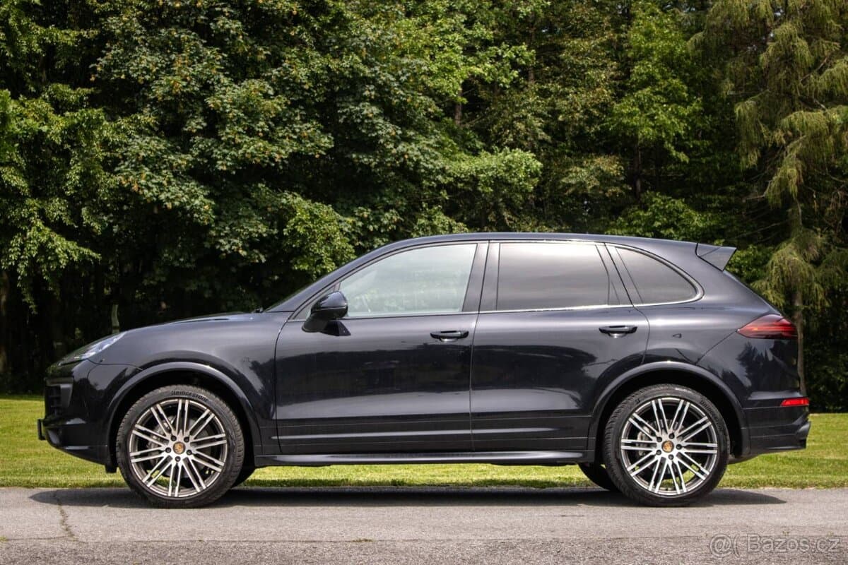 2017 Porsche CAYENNE - 8