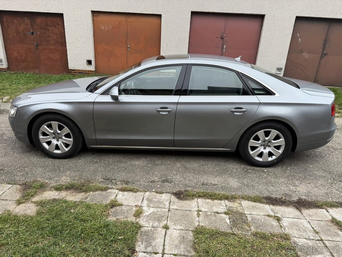 2013 Audi A8 - 8