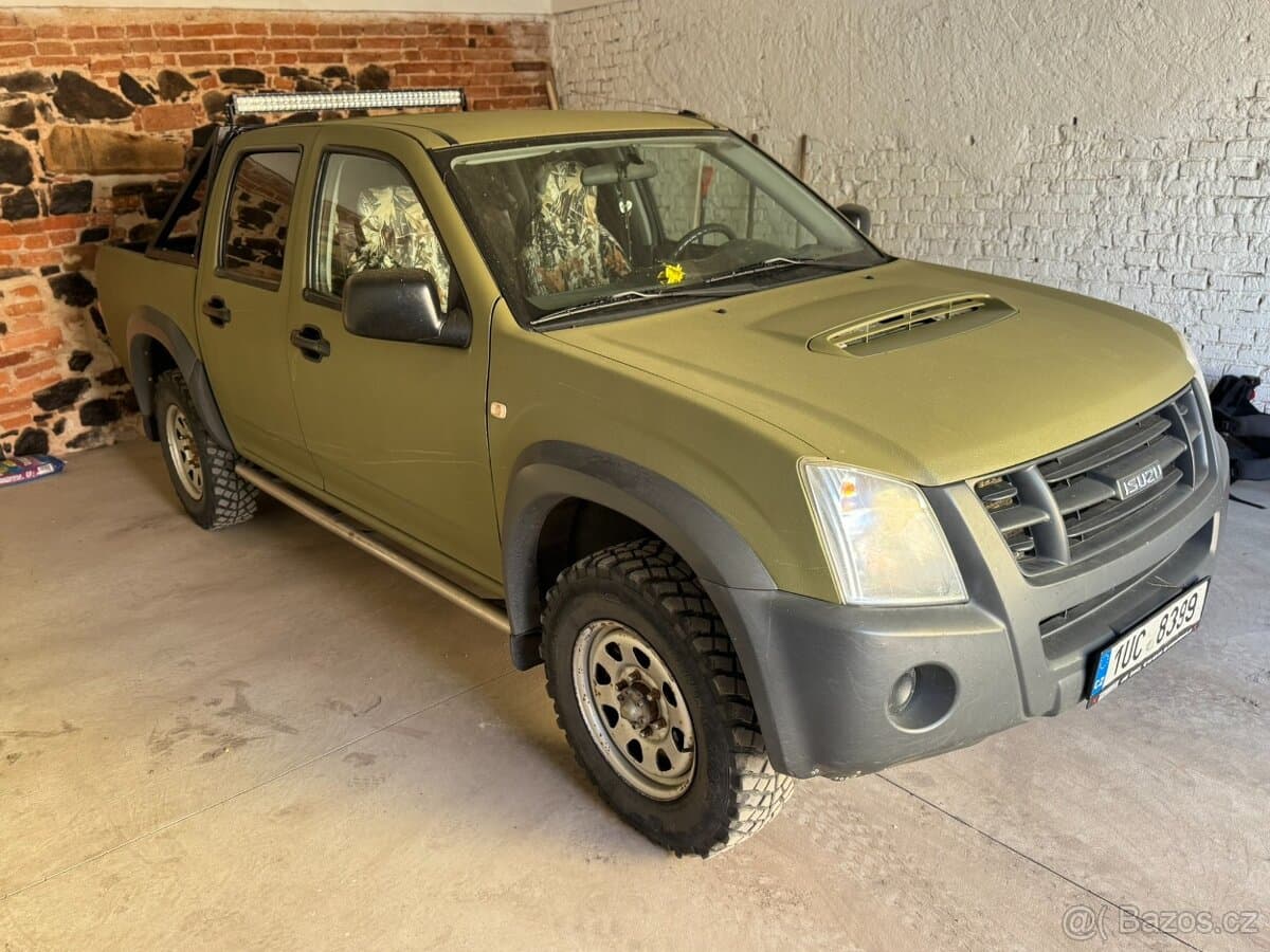 2011 Isuzu D-MAX - 8