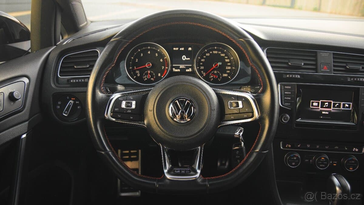 2015 Volkswagen GOLF - 8
