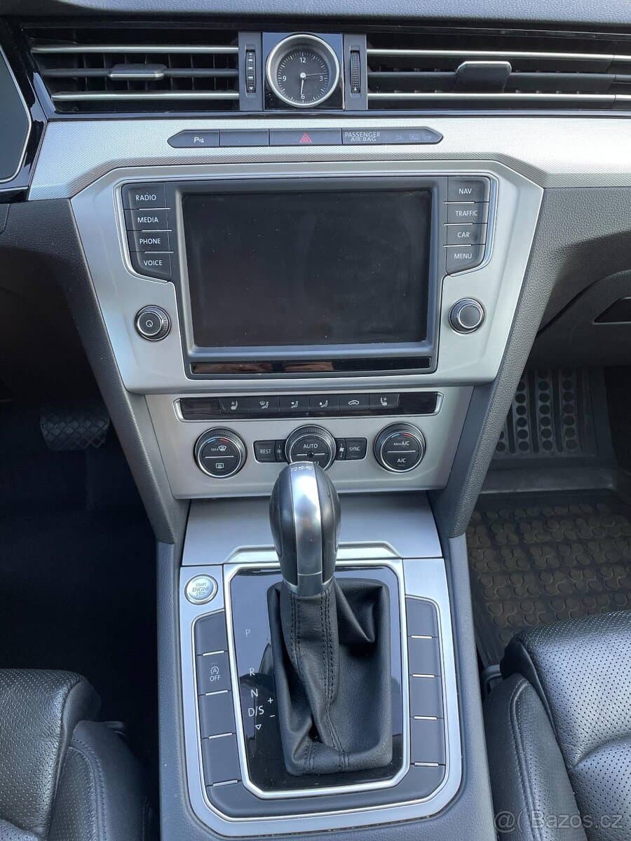 2015 Volkswagen PASSAT - 8