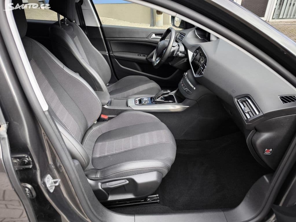 2021 Peugeot 308 - 8