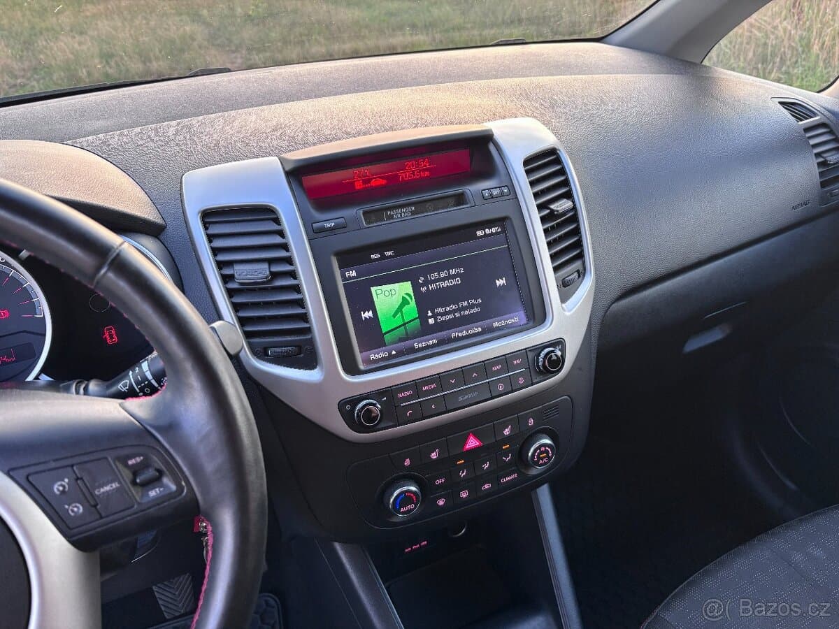 2019 Kia VENGA - 8