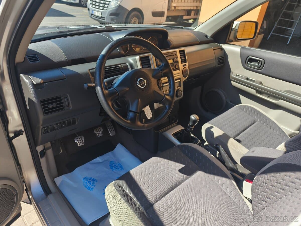 2004 Nissan X-TRAIL - 8