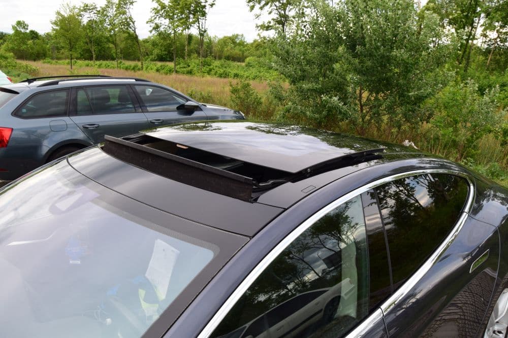 2015 Tesla MODEL S - 8