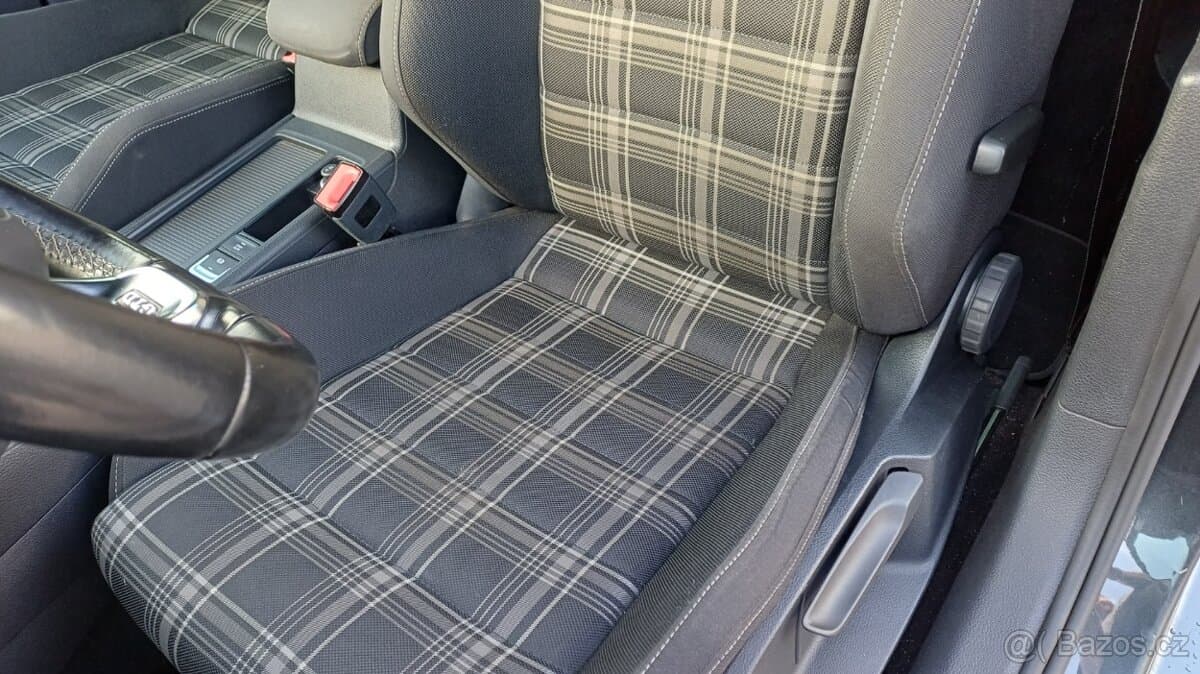 Volkswagen GOLF - 8
