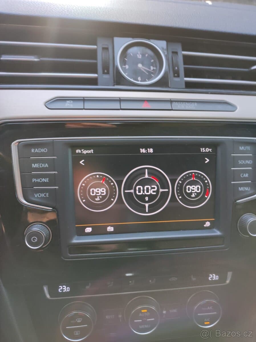 2015 Volkswagen PASSAT - 8