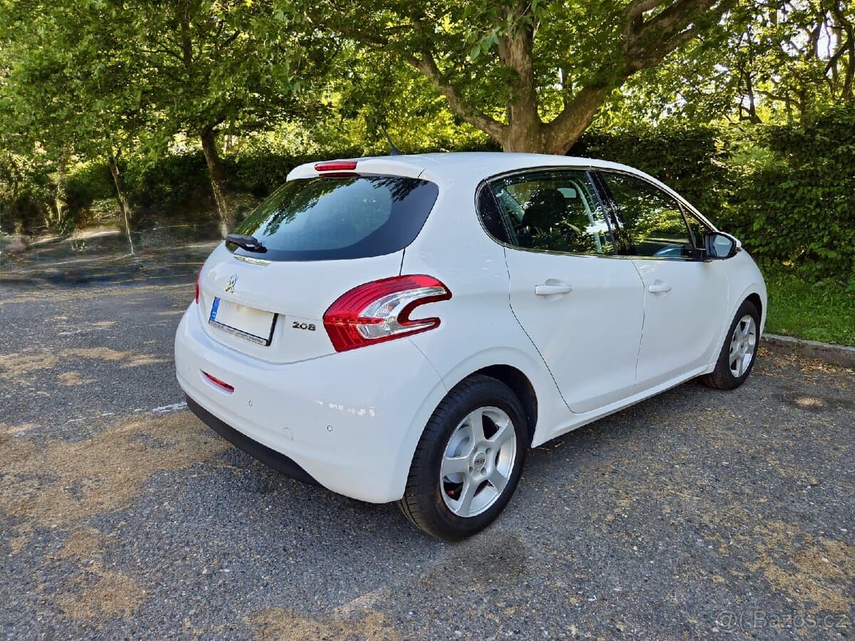 2013 Peugeot 208 - 8