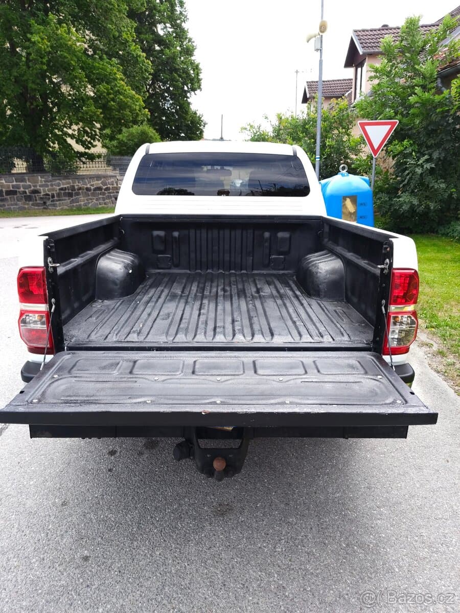 2012 Toyota HILUX - 8