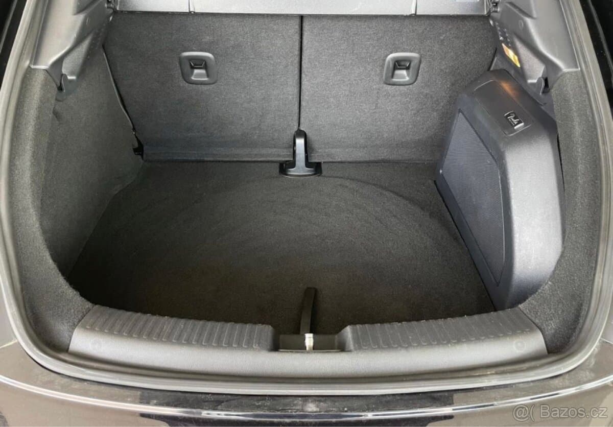 2013 Volkswagen BEETLE - 8