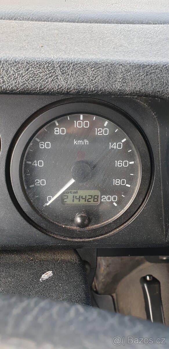 2002 Land Rover DEFENDER - 8