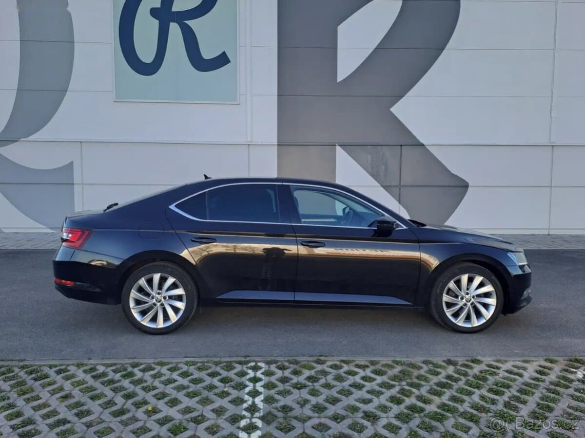 2020 Škoda SUPERB - 8