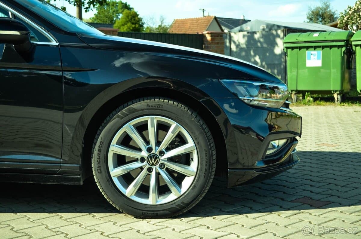 2023 Volkswagen PASSAT - 8