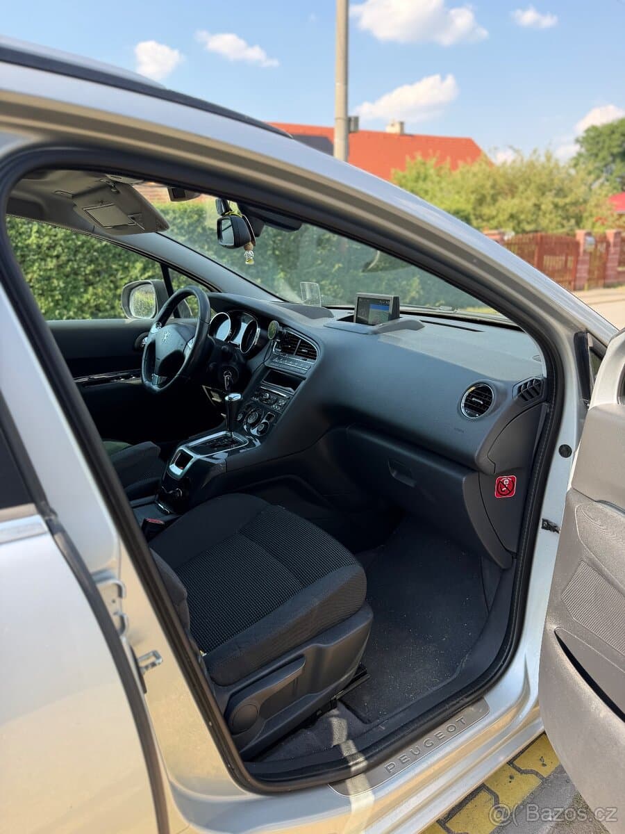 Peugeot 5008 - 8