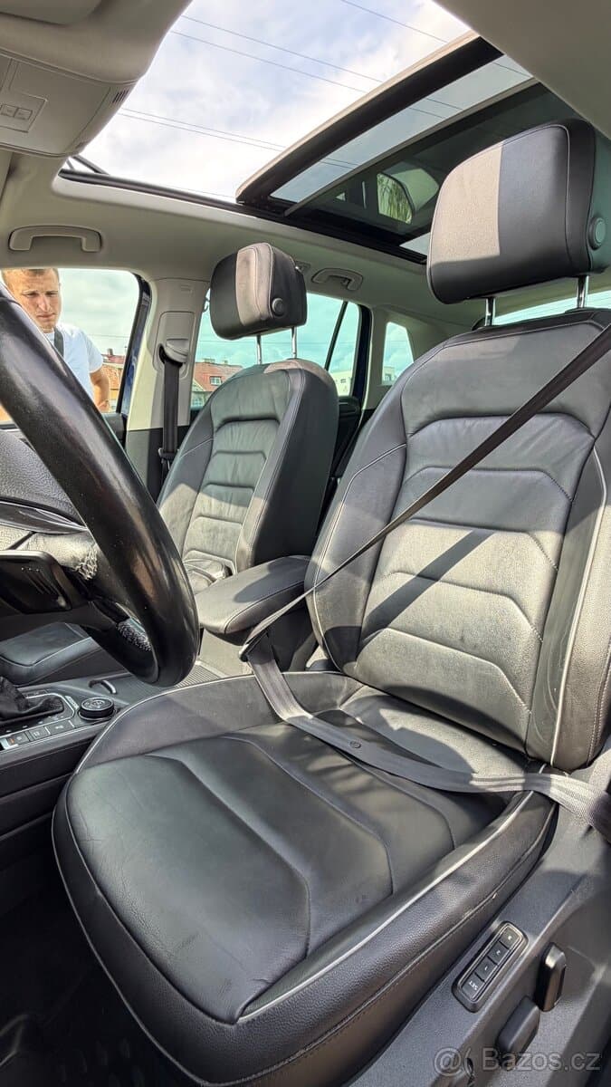 2017 Volkswagen TIGUAN - 8