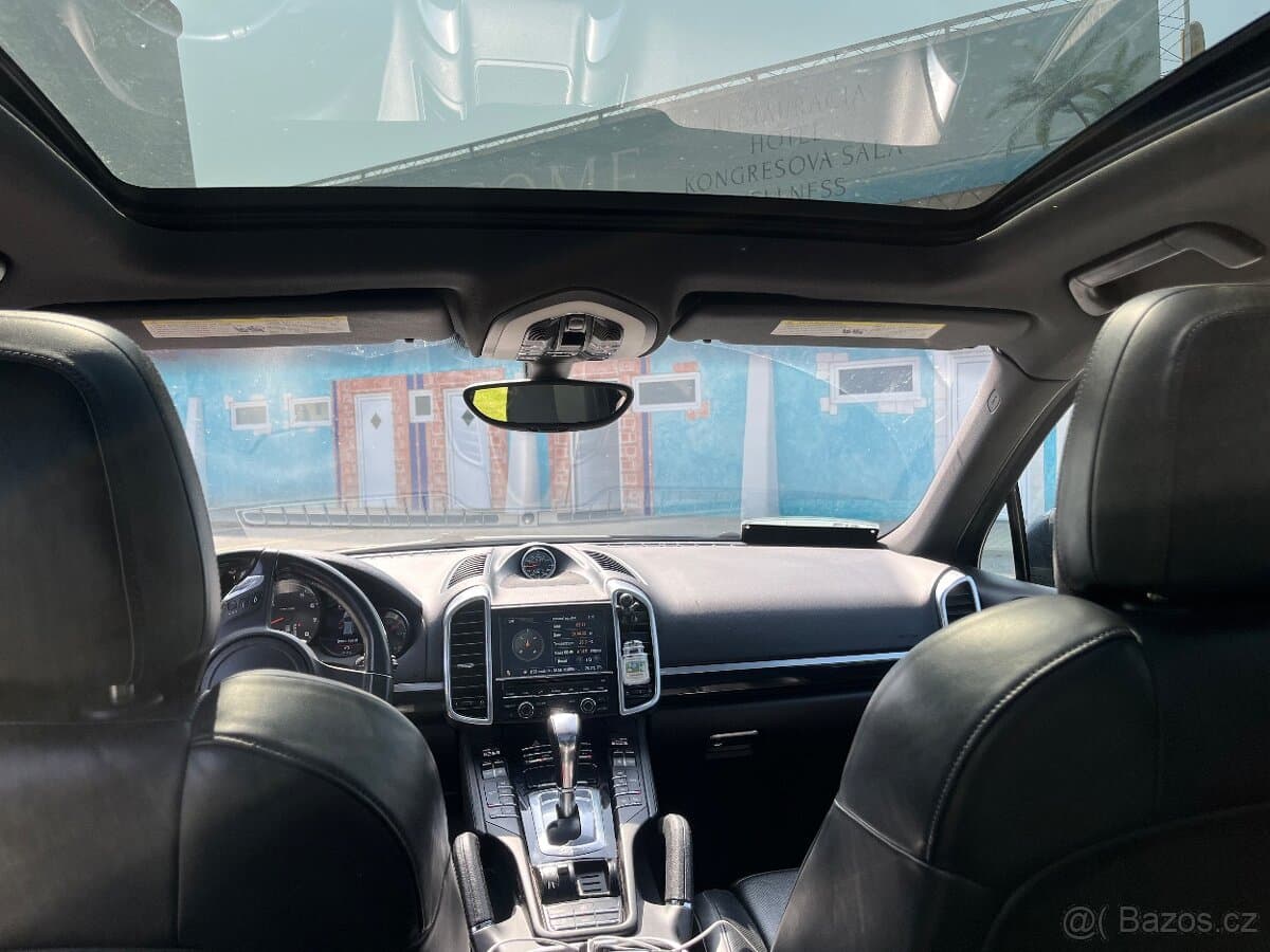 2012 Porsche CAYENNE - 8
