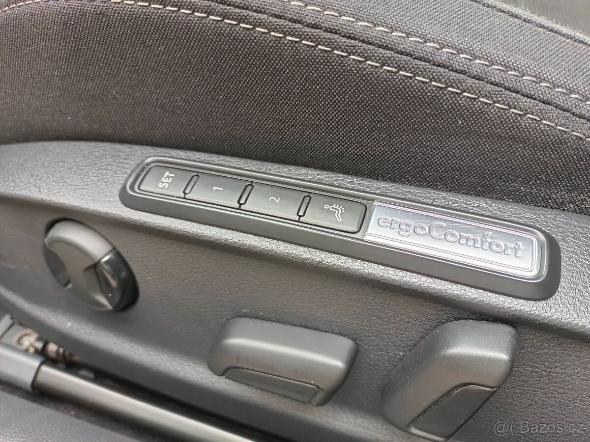 2019 Volkswagen PASSAT - 8