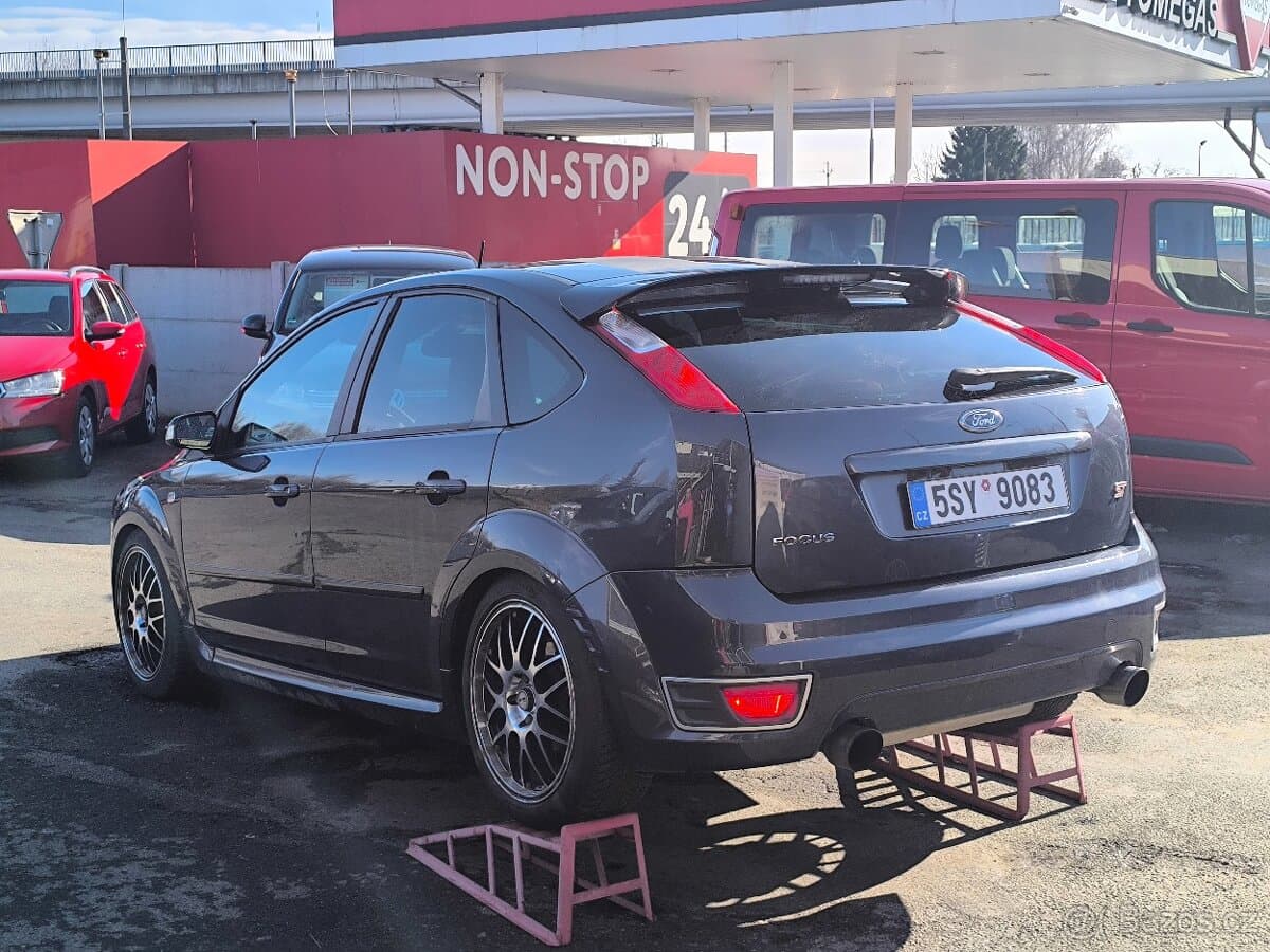 2007 Ford FOCUS - 8