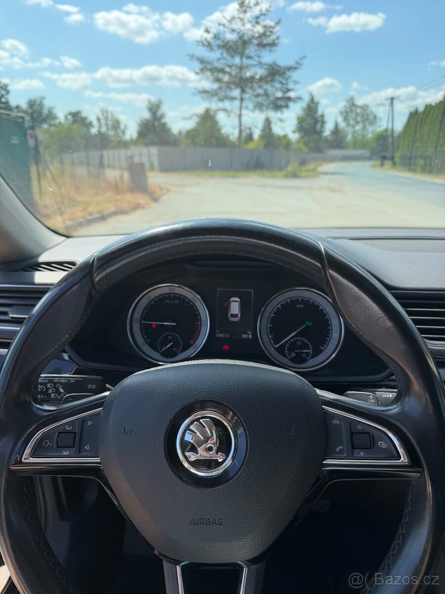 2016 Škoda SUPERB - 8
