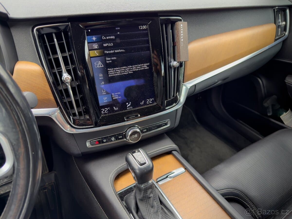 2017 Volvo S90 - 8