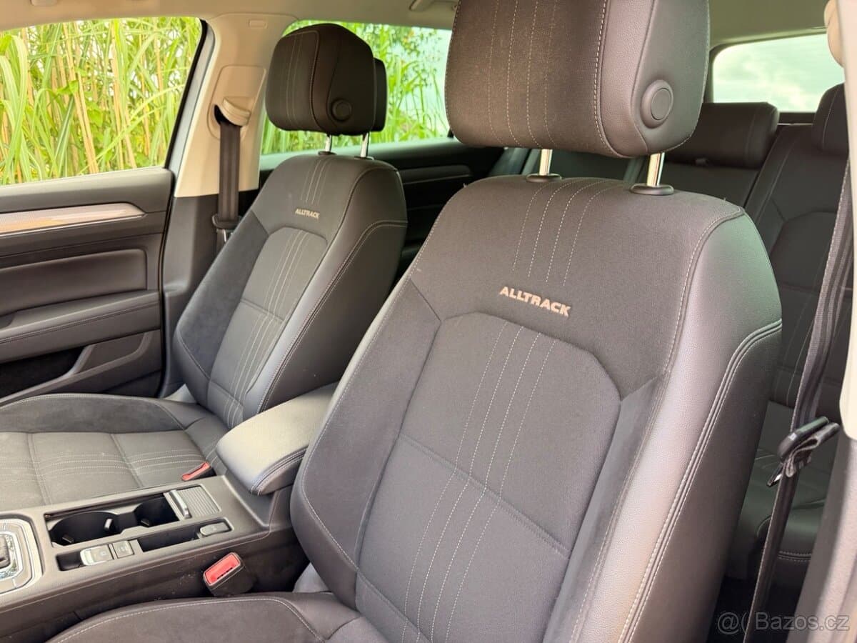 2019 Volkswagen PASSAT - 8