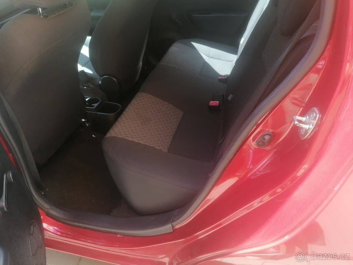2012 Toyota YARIS - 8