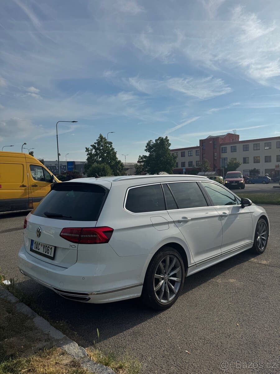 2018 Volkswagen PASSAT - 8