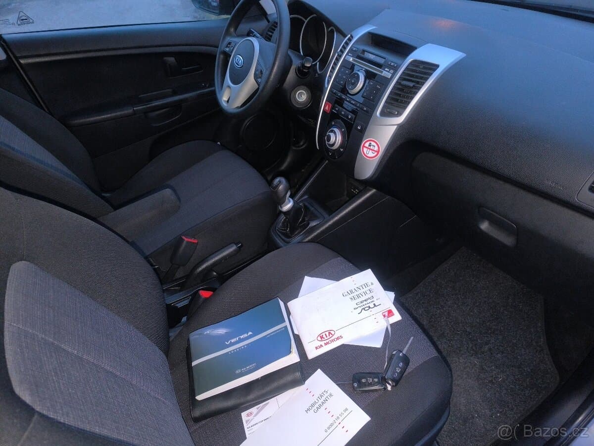 2011 Kia VENGA - 8