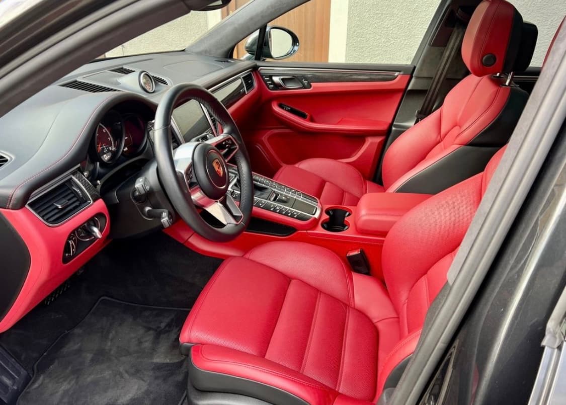 2 Porsche MACAN - 8