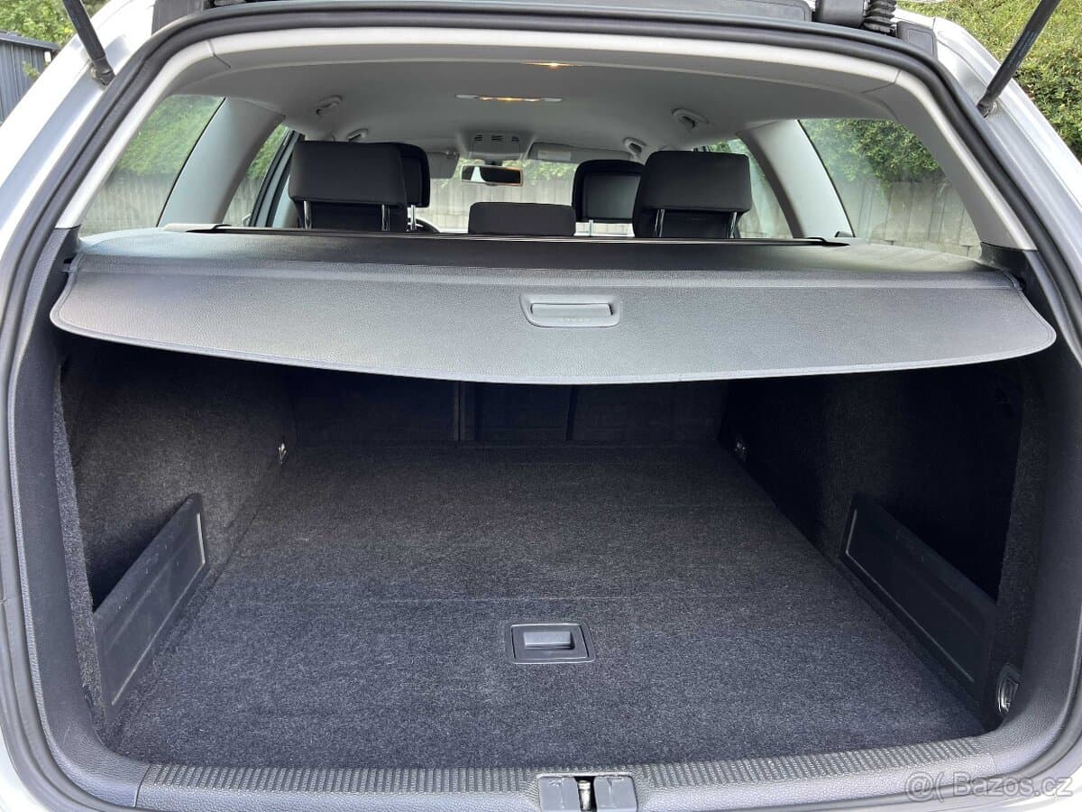 2011 Volkswagen PASSAT - 8