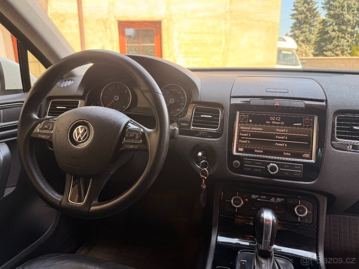 2010 Volkswagen TOUAREG - 8