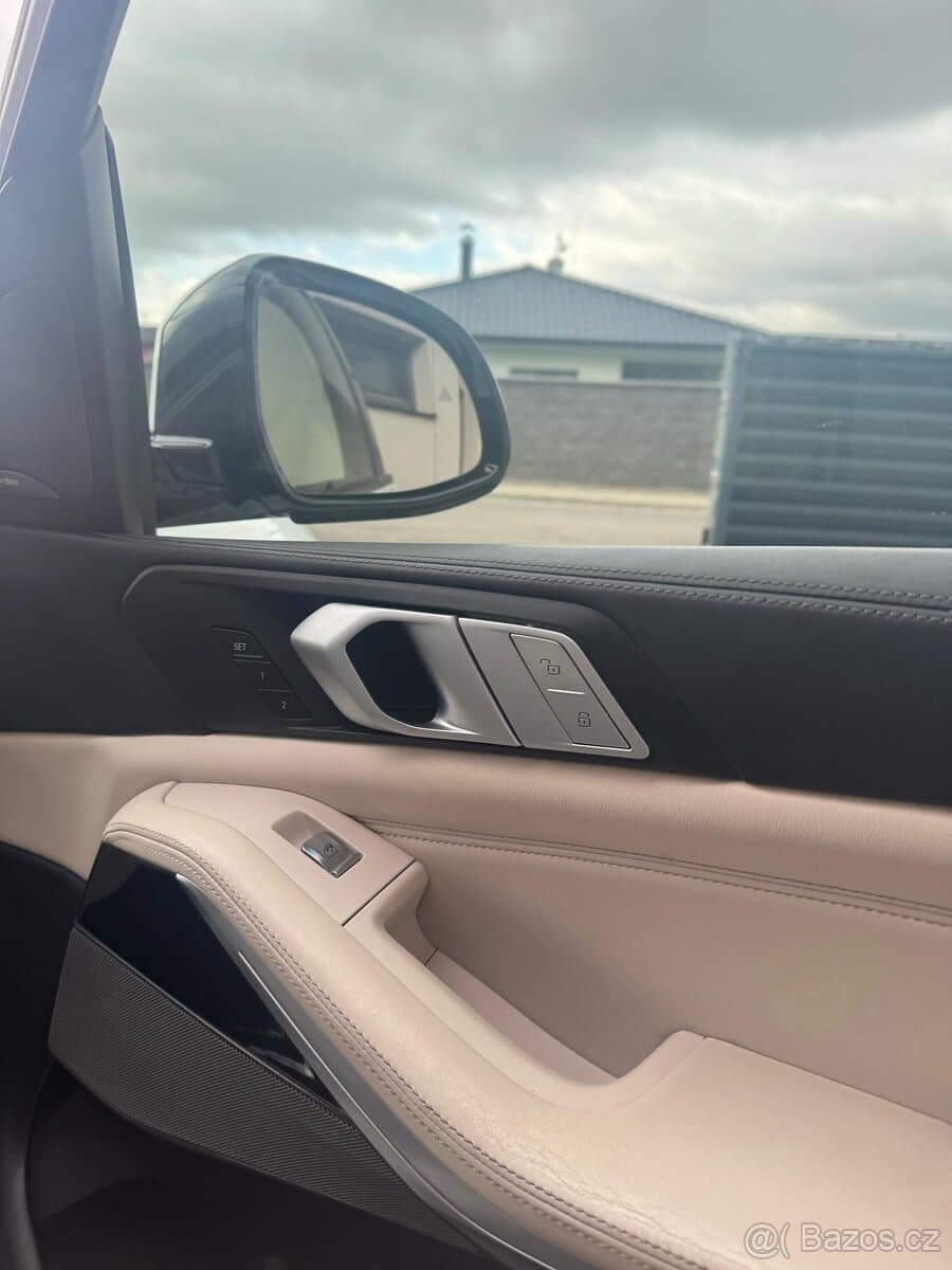 2019 BMW X7 - 8